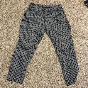 Black and white design leggings